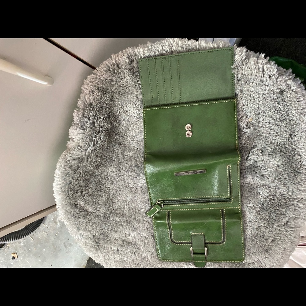 fossil wallet, matches my green MAXX PURSE